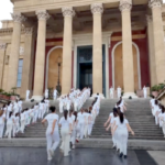 Flash Mob alla scalinata del Teatro Massimo di Palermo per la Giornata della Salute Mentale